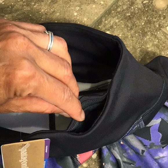 Patagonia Centered Crops, XS, NWT - Picture 10 of 14